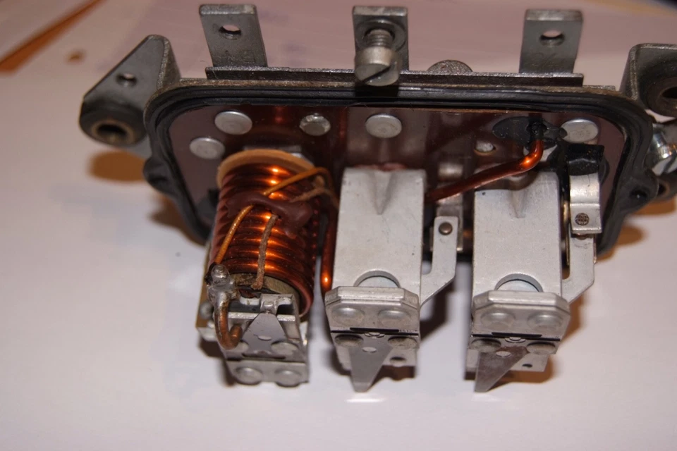 Regulador de tensión Porsche 356A Carrera, excelente estado probado listo para usar. Foto 3 de 4