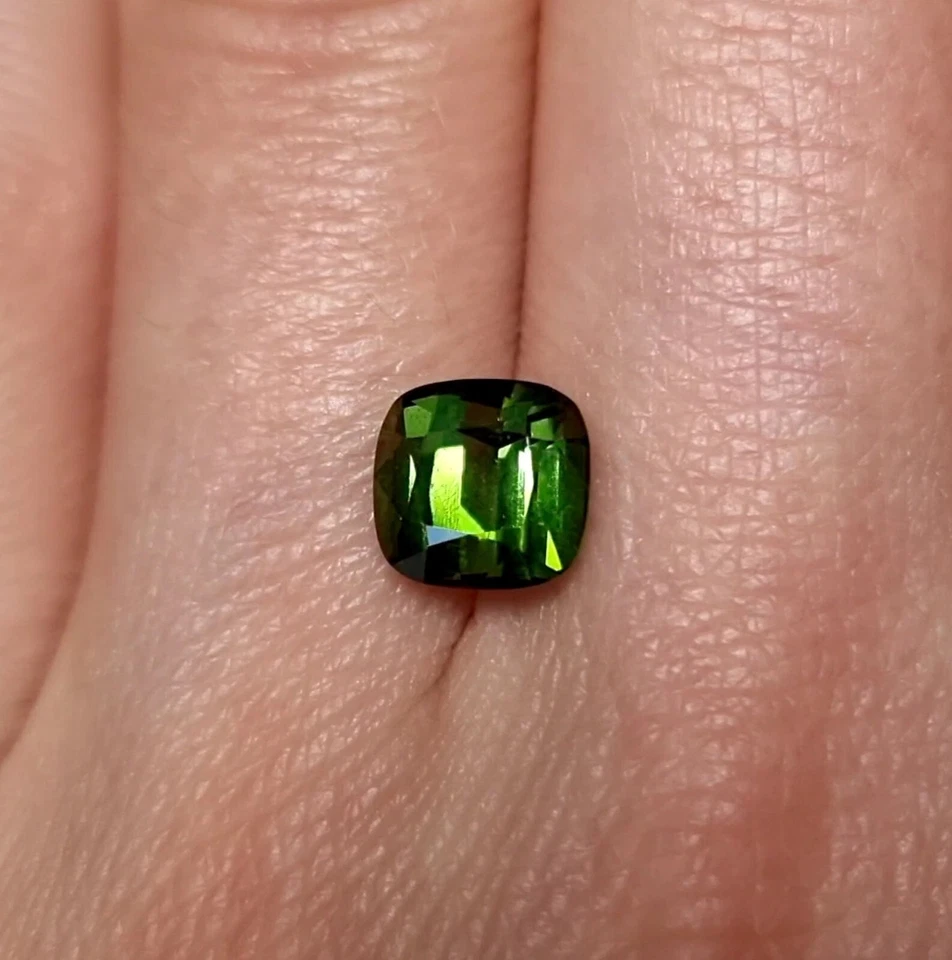 IF 2.60Ct Natural Tourmaline gemstone, Radiant Cut, 7,7x7,3x6,2mm, Afghanistan - Image 4 of 4