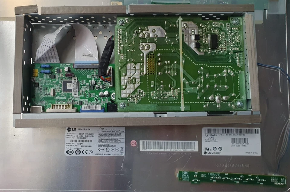 Netztelplatine/Mainbord LG Flatron D2242p (llm215wf8 TL A1) - Bild 2 von 4