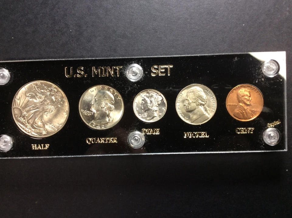 **SUPER SALE ** 1942-D  Mint Set - in Capital Plastics Display High Grade Coins - Image 2 of 4