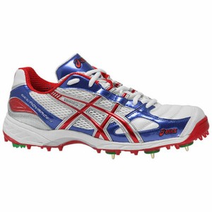 asics cricket studs