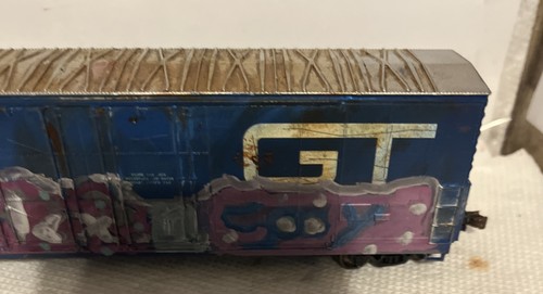HO Scale Scaletrains Custom Weathered + Graffiti Evans Double Door Box Car - Picture 11 of 14