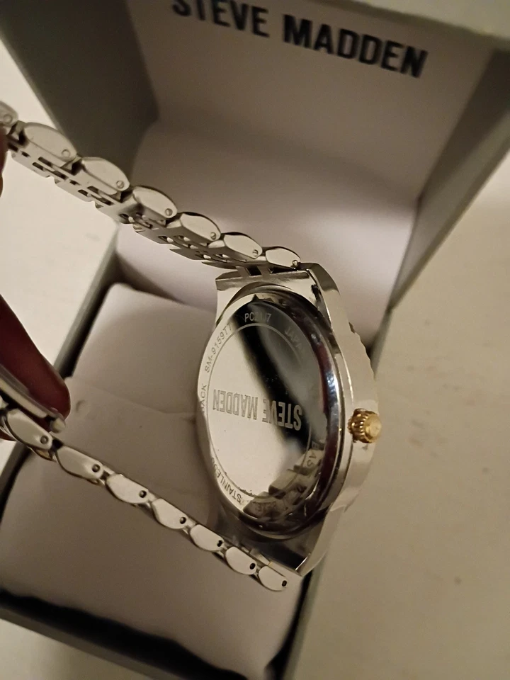 双色腕表 — 第 3/4 张图片