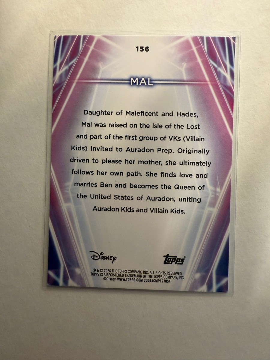 Topps Neon Serial Numbered / 150 Disney Descendants Mal Trading