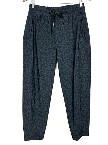 Sweaty Betty Explorer Pants Women’s Size S Leopard Print Pull On Pockets Travel