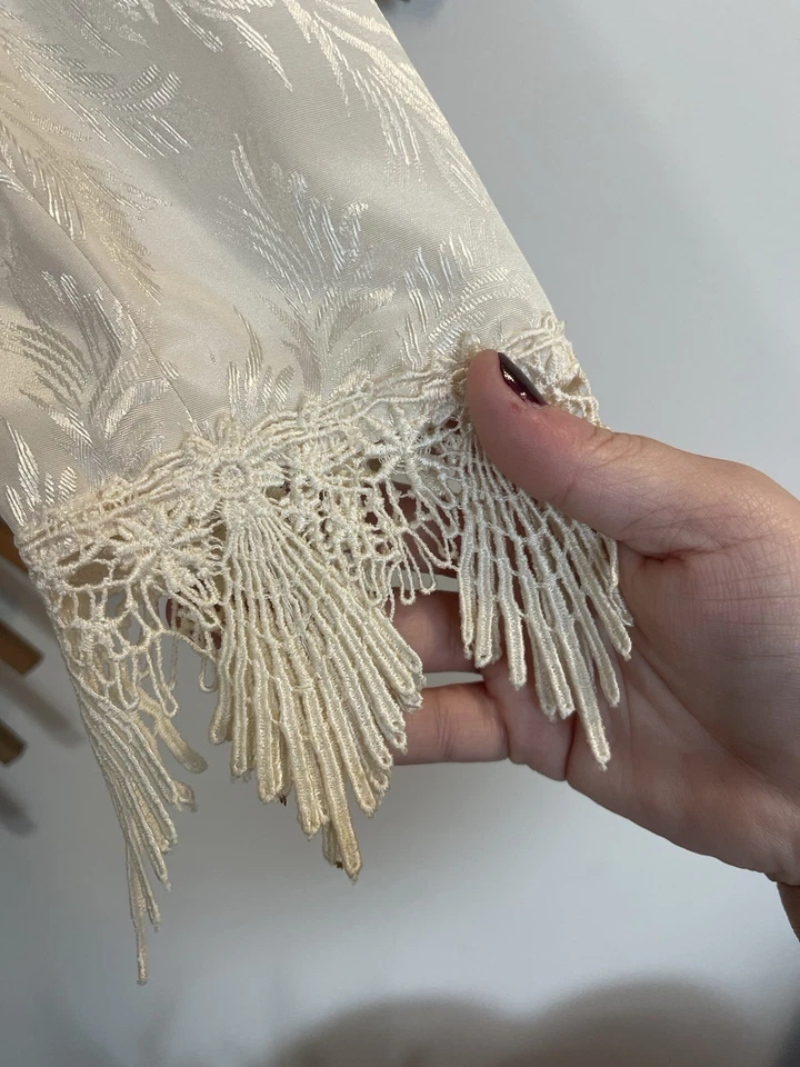 复古 80 年代 Cream Surplice 连衣裙带褶饰裙和蕾丝婚礼尺寸 4 — 第 3/4 张图片