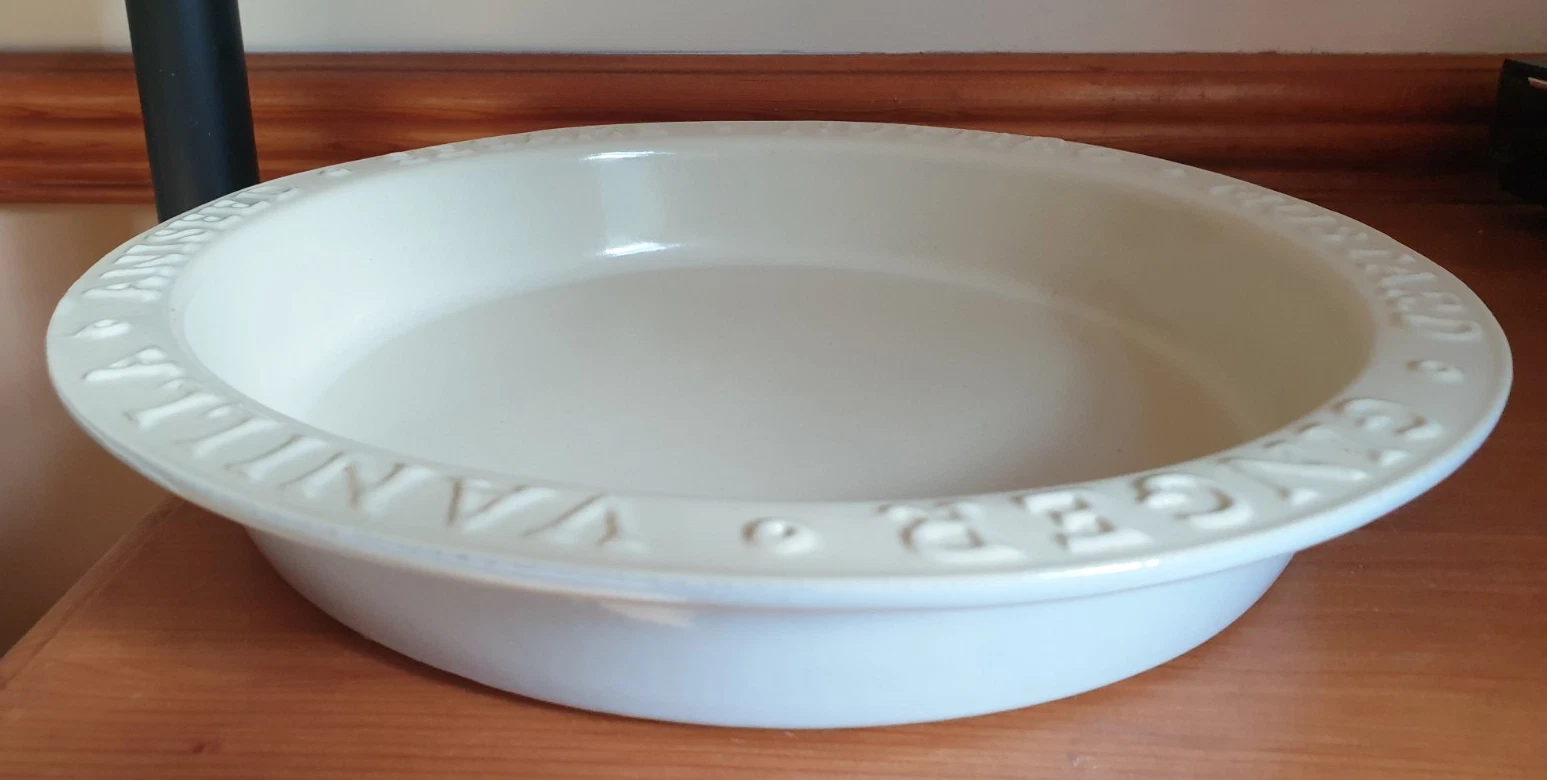 LARGE CREAM & PALE BLUE EMBOSSED STONEWARE OVEN TO TABLE PIE DISH