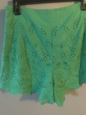 Draper James RSVP Women's Embroidered Shorts-NWT