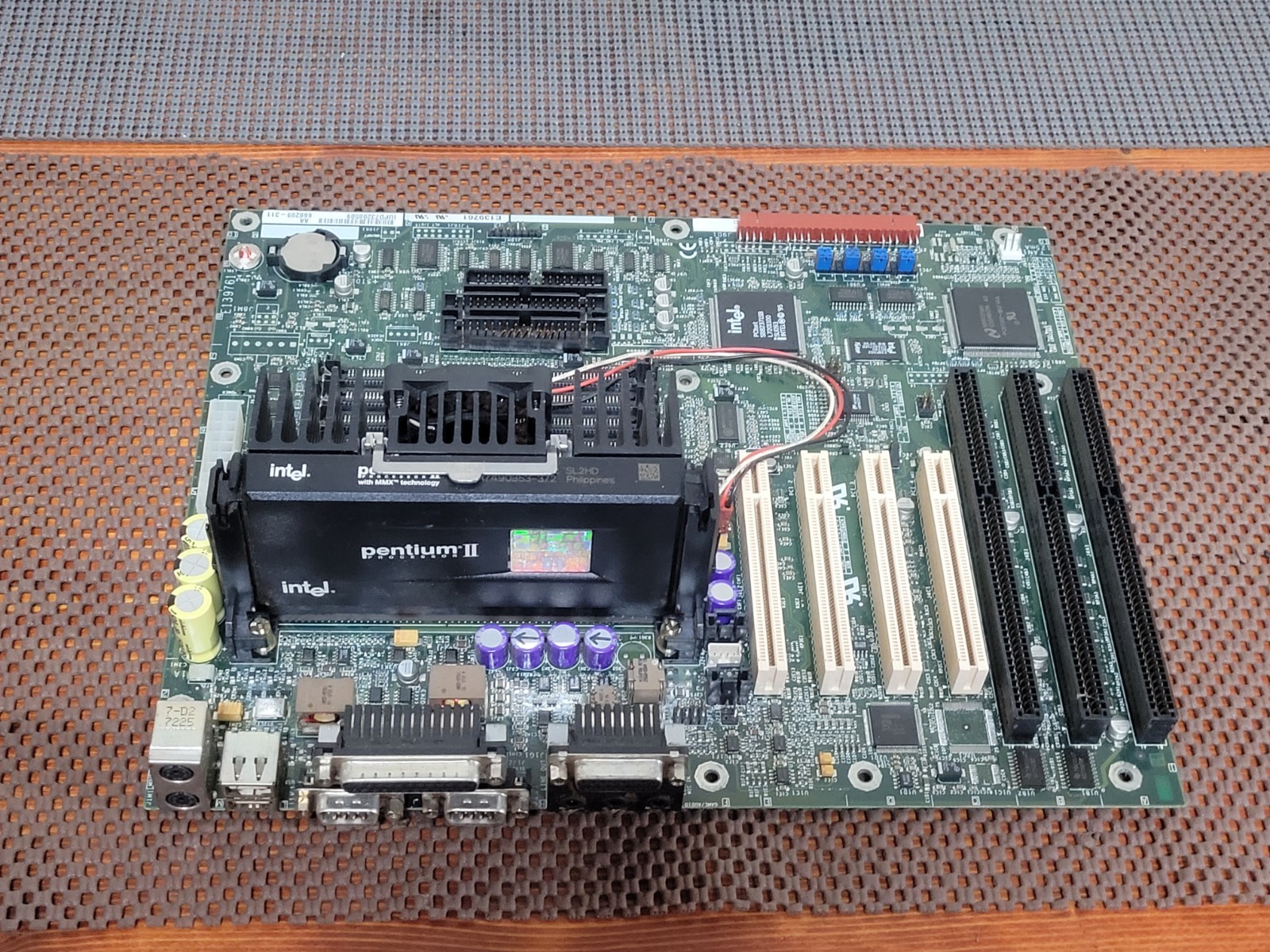 Intel Pentium II & Motherboard
