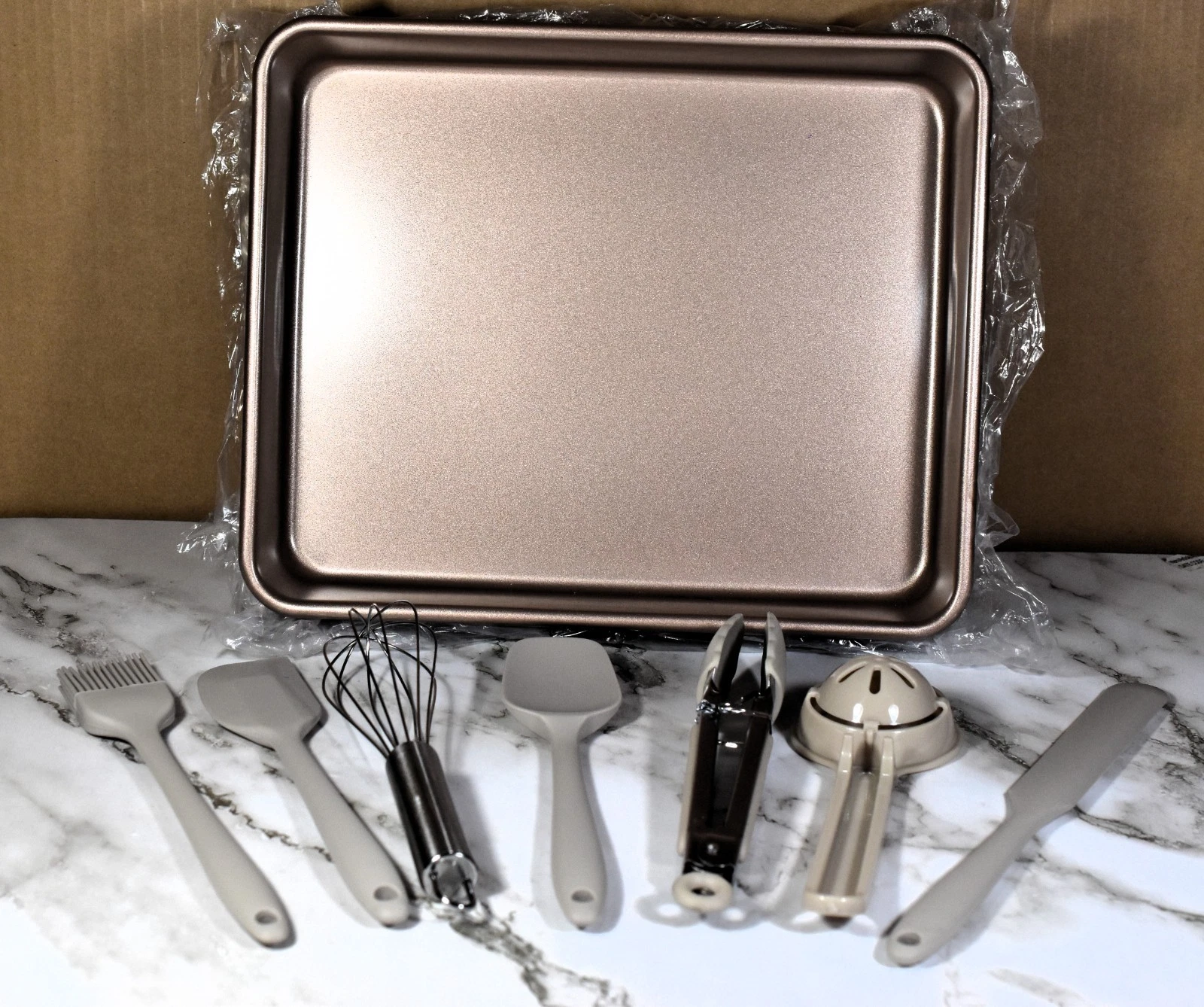 set of 4 Rectangular Cake Pan, 10.5’’ x 8’’ x 2’’ Stainless Steel /w Accessories