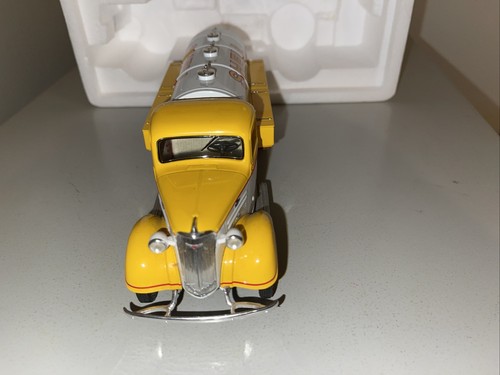 First Gear 1937 Chevrolet Tank Tanker Truck Shell #2 Time Honored 1/30th 19-2821 - Picture 5 of 6