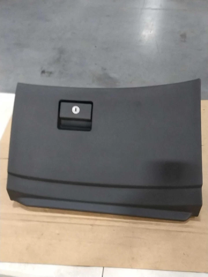 Guantera usada se adapta a: Infiniti Q40 2015 grado A Foto 2 de 4