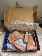 Houndsbay Boot Shoe Tree Size Medium Wooden Shoe Stretcher Cedar Wood One Pair