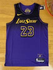 Los Angeles Lakers Collecting and Fan Guide 18