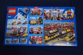 LEGO City 7937 TRAIN STATION 361 Pieces New in sealed box