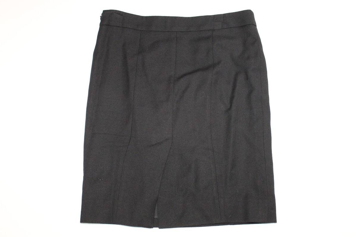 スカート Moschino A-Line Black Skirt With Button-Down Front Moschino A-Line Black Skirt With Button-Down Front | THE LIST