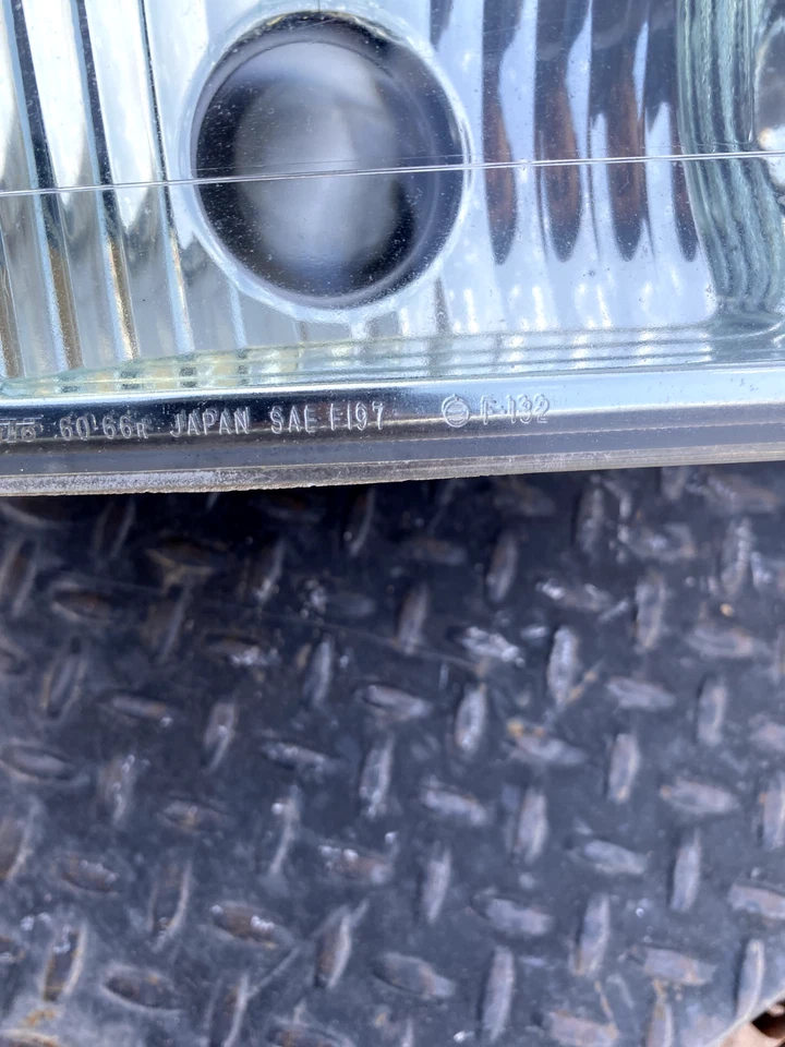 Conjunto de faros antiniebla Lexus LX470 2004 lado derecho del pasajero Foto 4 de 4