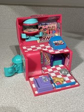 1996 Pound Puppies Kibble Korner Diner Playset  Galoob   1 Dogs/1 Cat