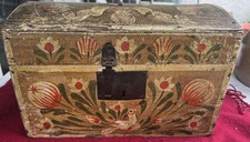 Antike franz&ouml;sische Hochzeitstruhe aus der Normandie