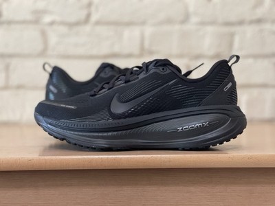 Nike Vomero 18 Triple Black Women 10 / Men 8.5 Running Training