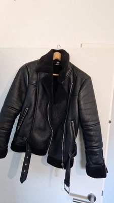 Topshop Bikerjacke Schwarz Kunstleder Fellkragen Reißverschlüsse Petite EUR 32 - Bild 1 von 4