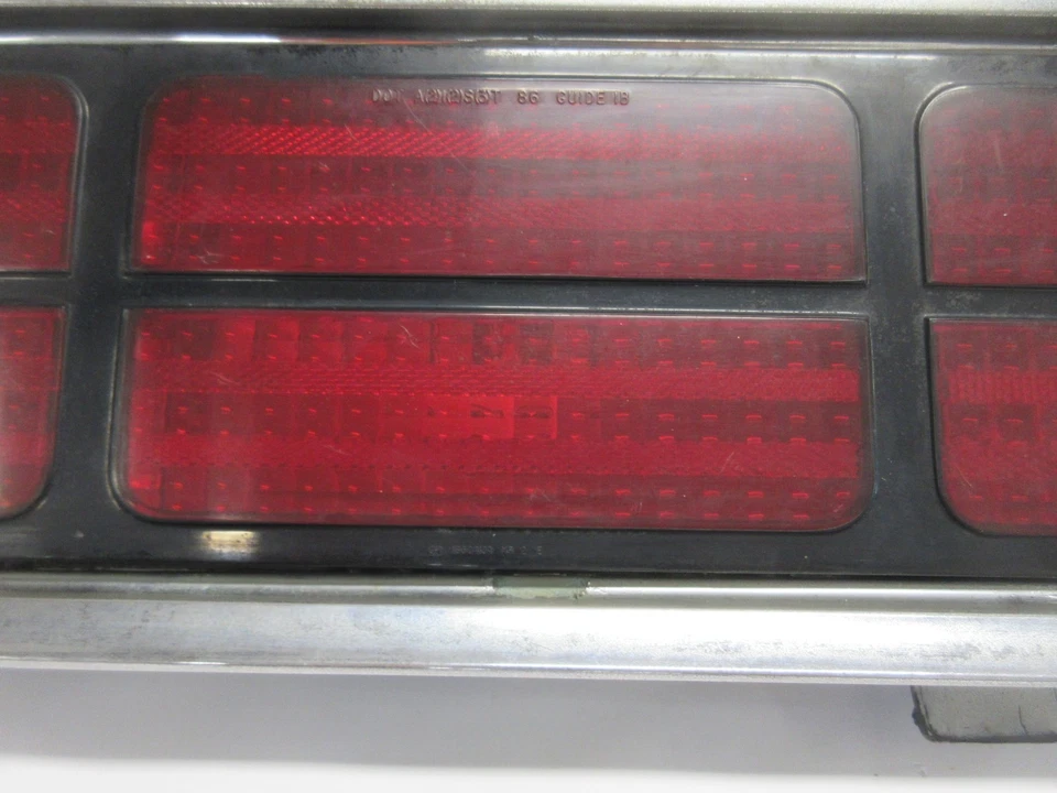 Задние фонари 1986-1990 Chevrolet Caprice с ободками - Изображение 4 из 4