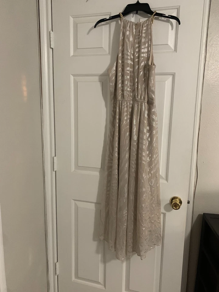 Vestido Feminino White House Black Market Tamanho 12 Bege Brilhante Semi Formal Alto Baixo - Imagem 2 de 4