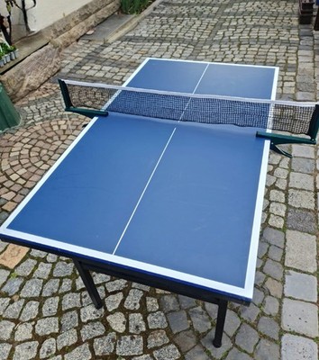 Kleine kompakte Indoor Tischtennisplattte Marke Bandito mit Netz Und Schlägern