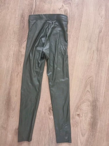 Bershka wet look ladies trousers / leggings size xs khaki - Picture 3 of 3