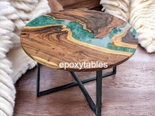 Moderner grüner runder Couchtisch aus Epoxidharz mit luxuriöser Holzarbeitspl...
