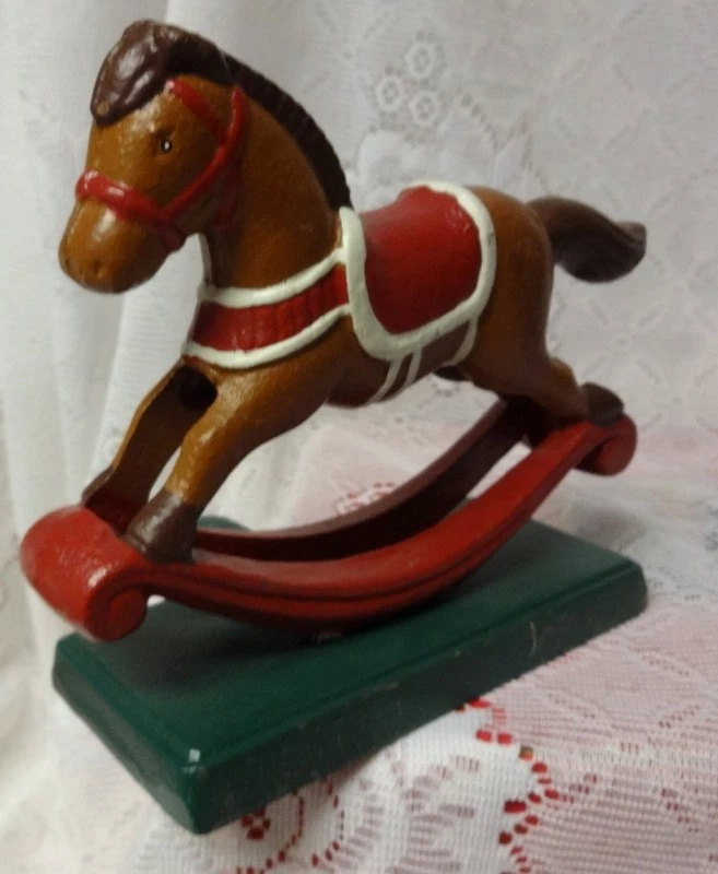 Gancho para abrigo de caballo mecedor de hierro fundido vintage soporte para medias de Navidad Foto 2 de 4