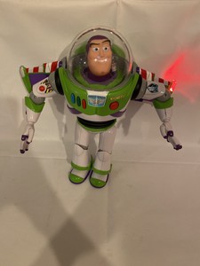 buzz lightyear moving head