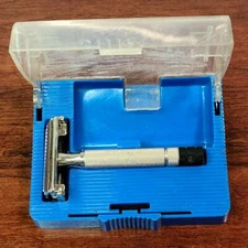 Vintage Gillette Super Speed Black Tip Safety Razor With Case and One Blade