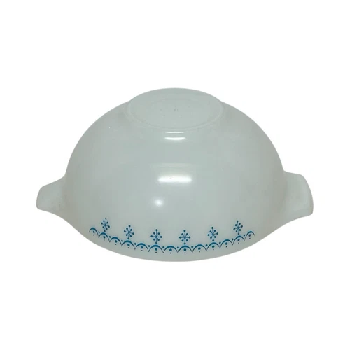 VINTAGE PYREX SNOWFLAKE BLUE GARLAND 2.5 QUART CINDERELLA MIXING BOWL #443