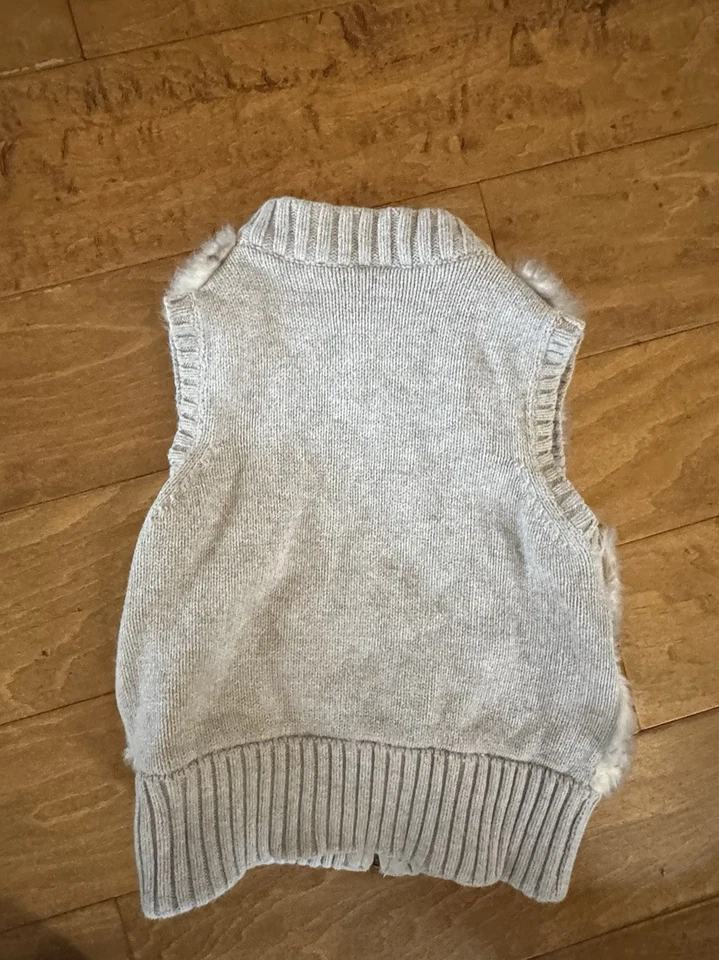 Chaleco Gymboree Talla 5-6 Piel Sintética Cremallera | Felpa Tejido Suave Borde Gris Foto 3 de 3