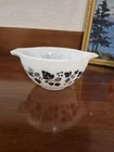New ListingVintage PYREX BLACK & WHITE GOOSEBERRY Cinderella Mixing Bowl #441  1.5 pints