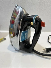 Black & Decker "The Classic" Steam and Dry Iron - 1100 watts - Z2F63D