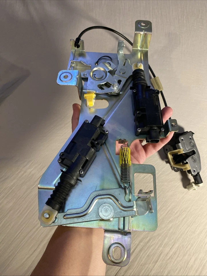 Actuador de cierre de puerta trasera compatible con Ford Explorer Mercury 2004-05 Foto 3 de 4