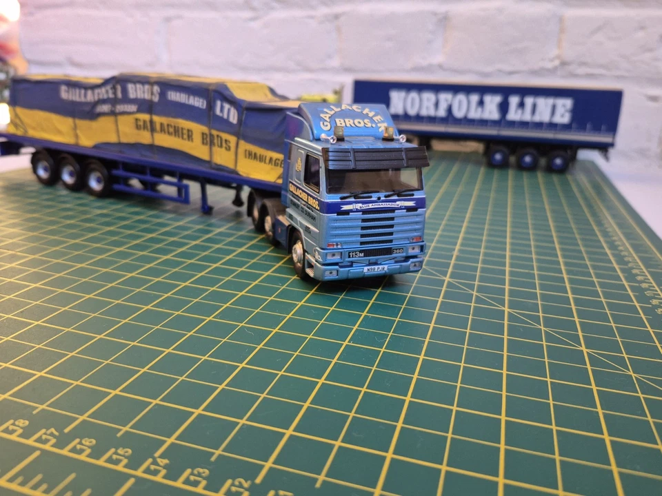 Corgi - Scania 113 Flatbed & Canvas Load - Gallacher Bros - CC14807 - Mint/New - Image 2 of 4