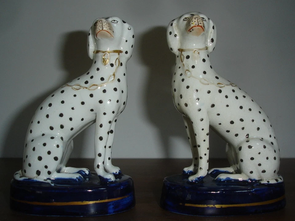 PAIRE DE DALMATIENS - CERAMIQUE XIXème : STAFFORDSHIRE - Photo 2/4