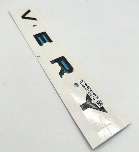 Land Rover Discovery 5 (2017 +) Nameplate 'VERY' Badge LR142343 OEM & New - Picture 2 of 4