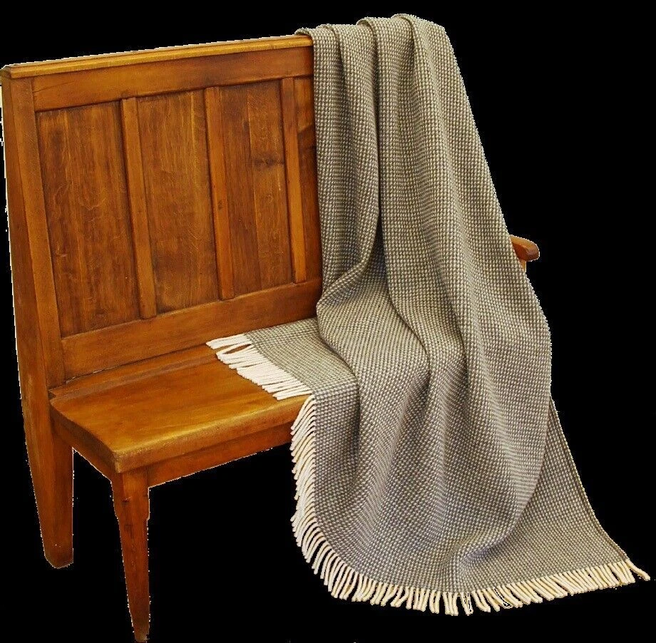 Kuscheldecke 100% Deutsche Schurwolle Wohn- und Reiseplaid mit Fransen - Bild 2 von 4