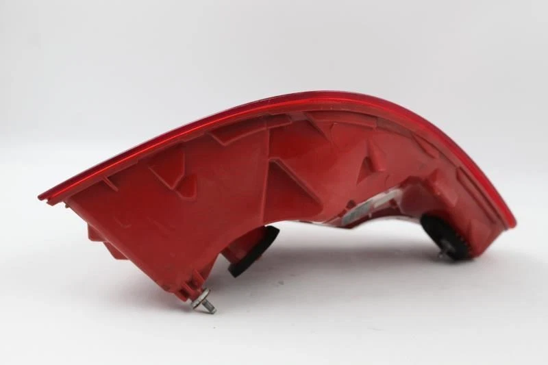 Lanterna traseira direita do passageiro quarto de painel montado 2009-2012 BMW 740i fabricante de equipamento original #9324 - Imagem 3 de 4