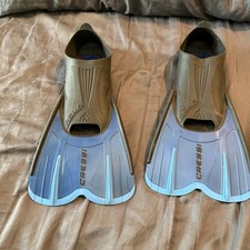 Cressi Agua Short Dive Fins for Water Sport or Snorkelling Size 35 / 36 2.5/3.5
