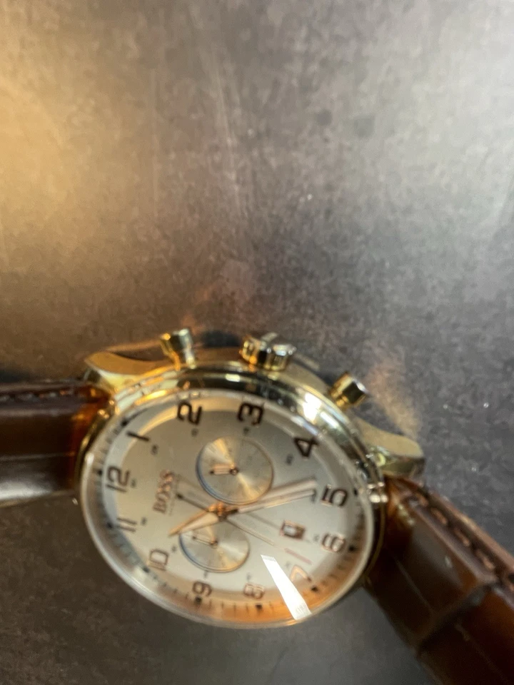 Reloj cronógrafo para hombre Hugo Boss caja dorada correa de cuero marrón Foto 2 de 4