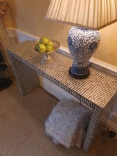 Console Table. Beautiful Piece of Furniture. Very Good Condition