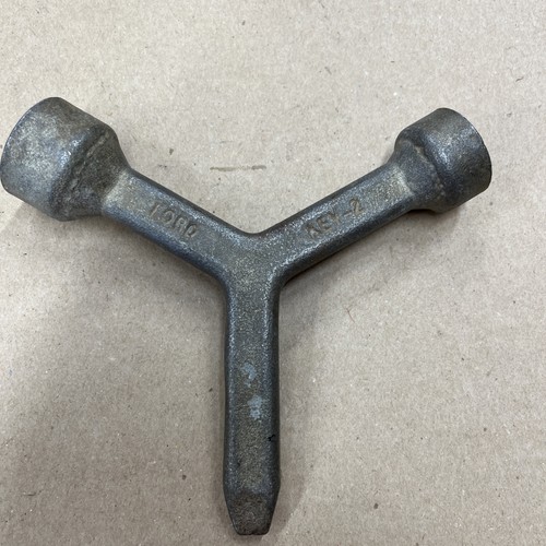 FORD Meter Curb Box Lid Key Ford BUY IT NOW FREE SHIPPING