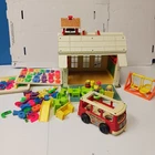 Vintage 1971 Fisher Price School House #923 w/ Little People &  Xtra Accessories