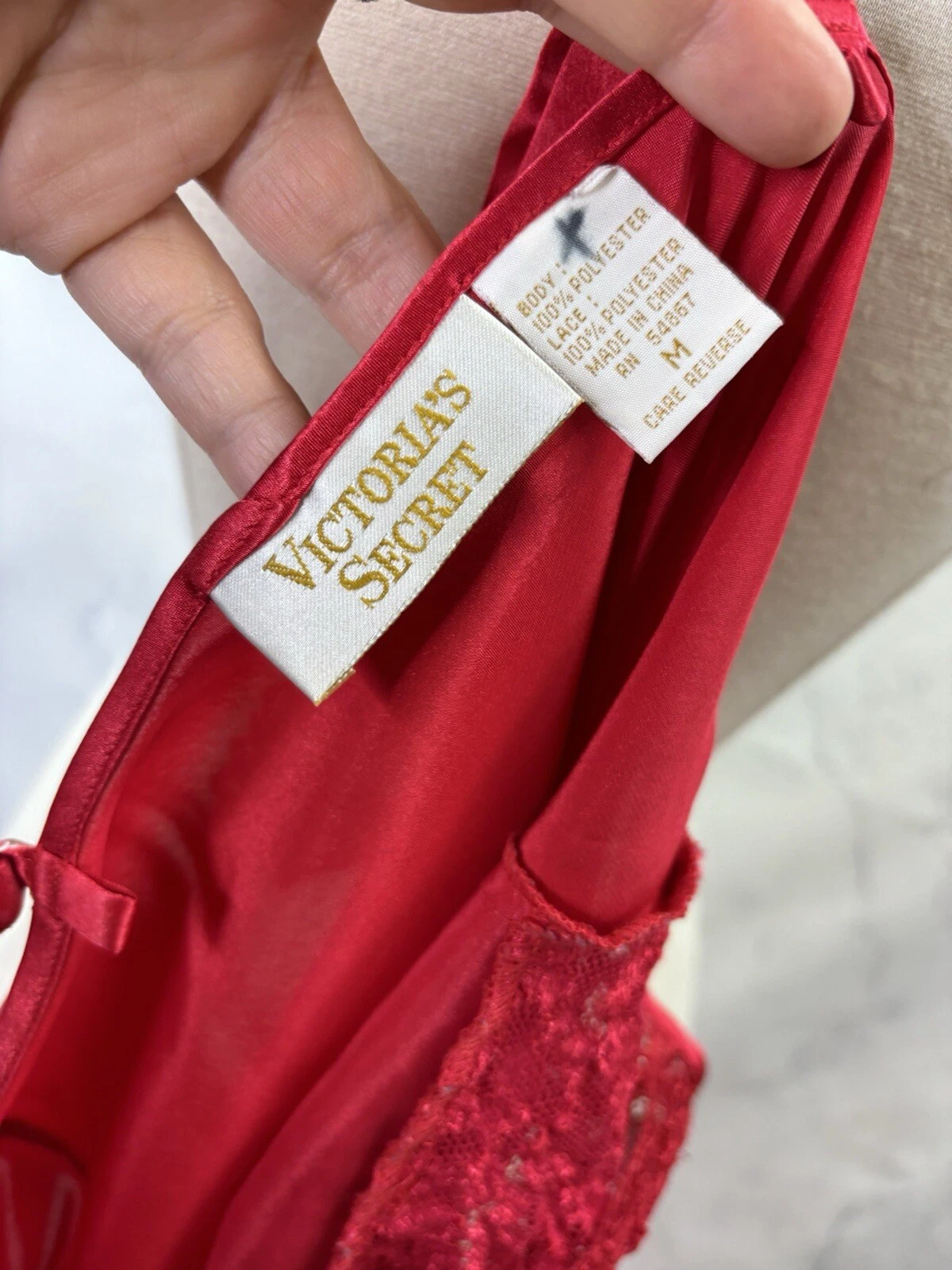 UNDERCOVER Camicia da notte Victorias Secret lingerie abito slip etichetta oro rosso M romantico gotico