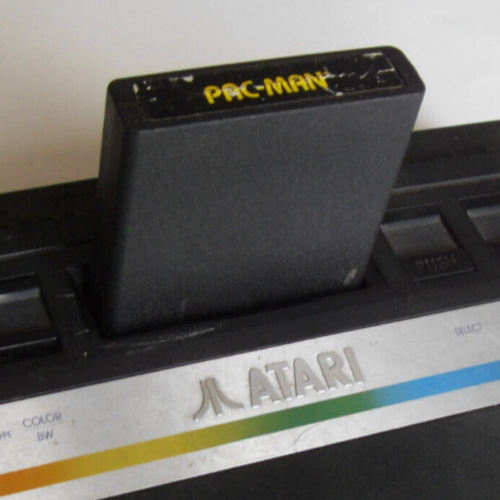 LOT ABIMÉ + fonctionnel + console + Pac-Man.  Atari 2600 JR - Zdjęcie 1 z 4